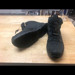 Salomon Forces size 12 mid